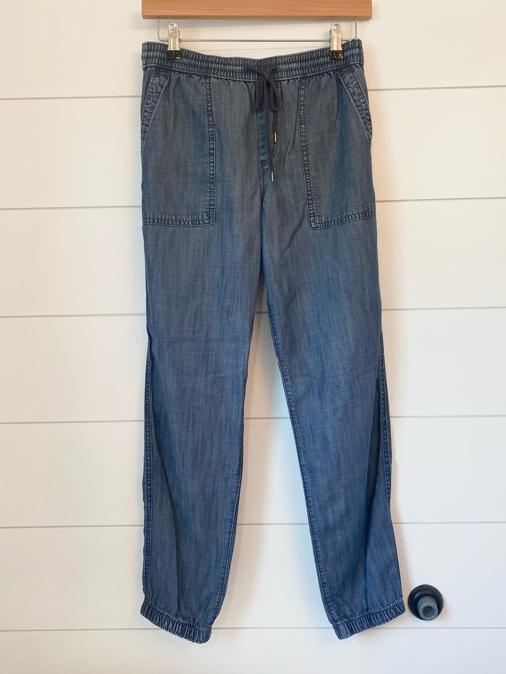 GAP Women's Blue Denim Jogger Jeans (XS)